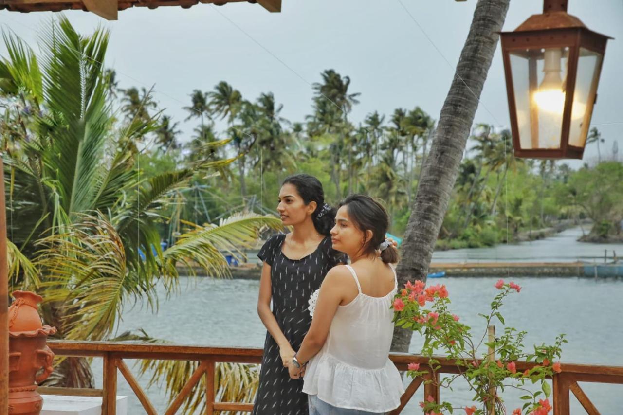 Vala House Hotell Cherai Beach Exteriör bild