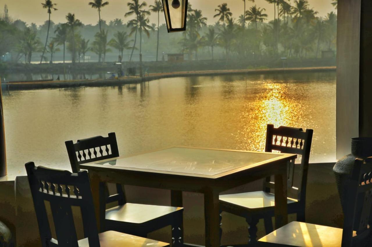 Vala House Hotell Cherai Beach Exteriör bild