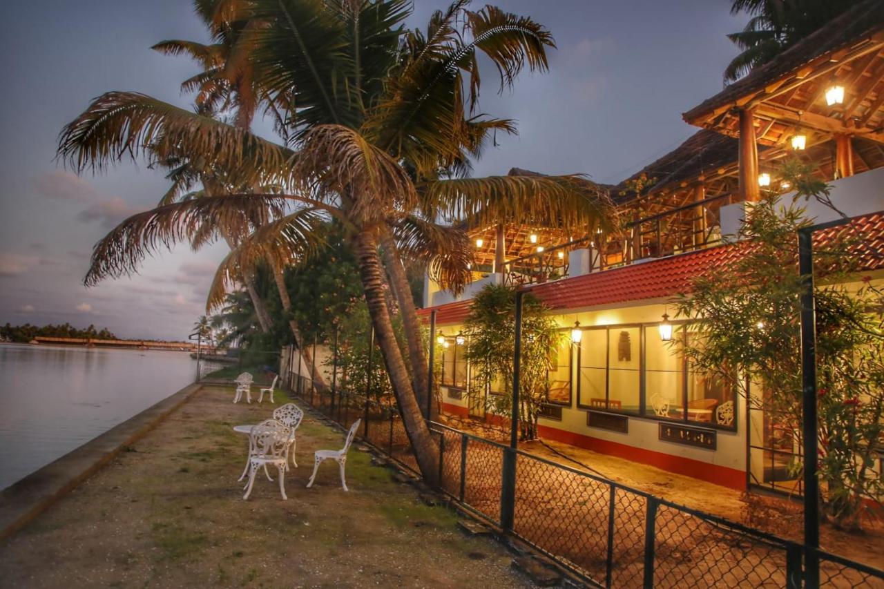 Vala House Hotell Cherai Beach Exteriör bild